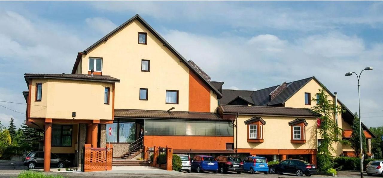 Zajazd Błonie Exterior foto